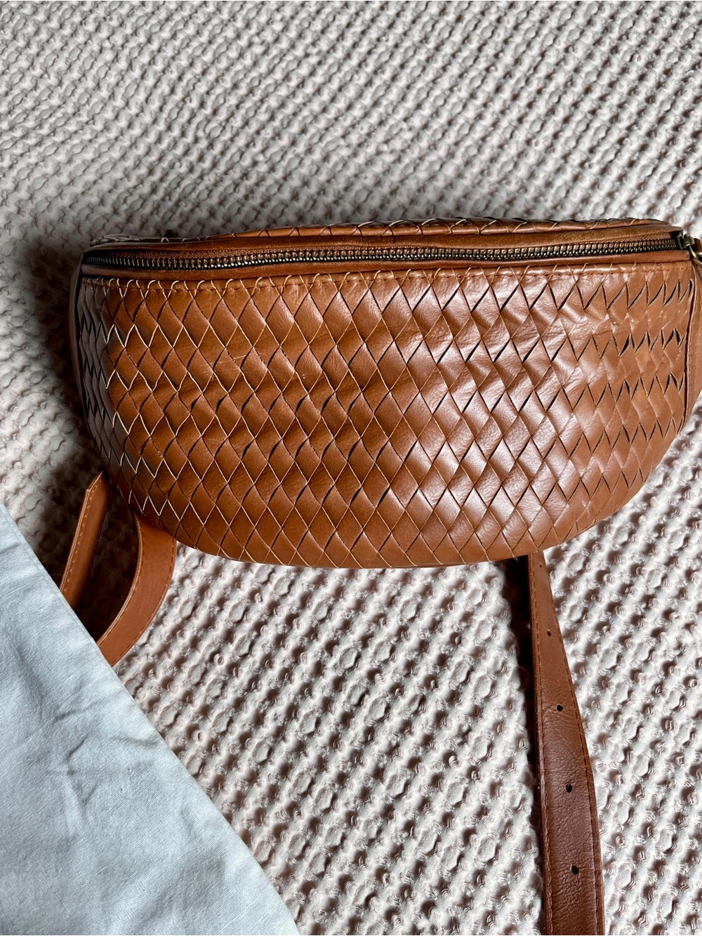 Mandrn Woven Leather Crossbody Belt Bag - Brown